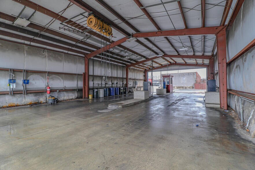 More Photos Of 315 Northampton St, Kingston Industrial For Sale