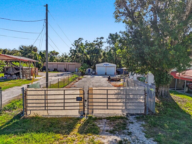 More Photos Of 7813 Leo Kidd Ave, Port Richey Flex For Sale