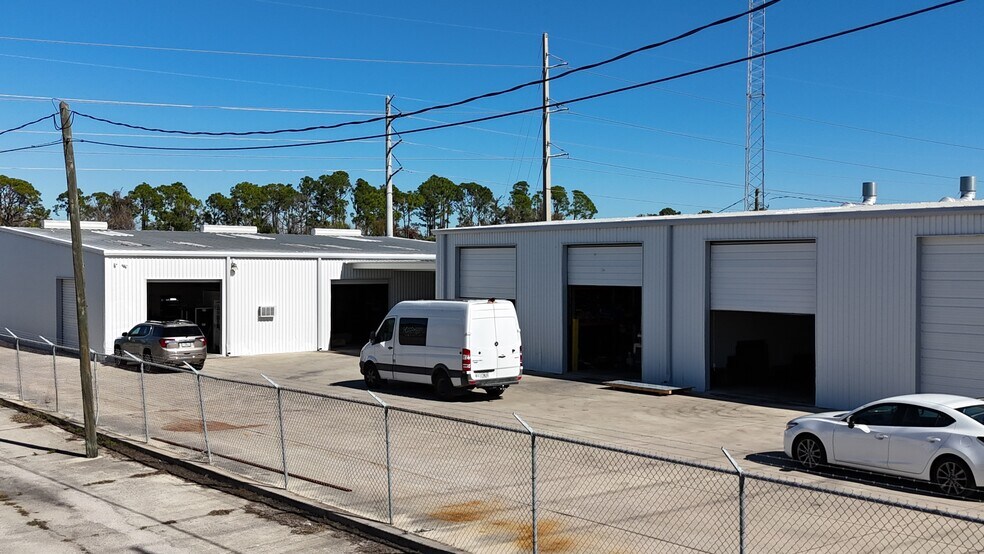 More Photos Of 170 Rich St, Venice Warehouse For Sale