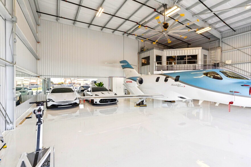 More Photos Of 15809 Addison Rd, Addison Airplane Hangar For Sale