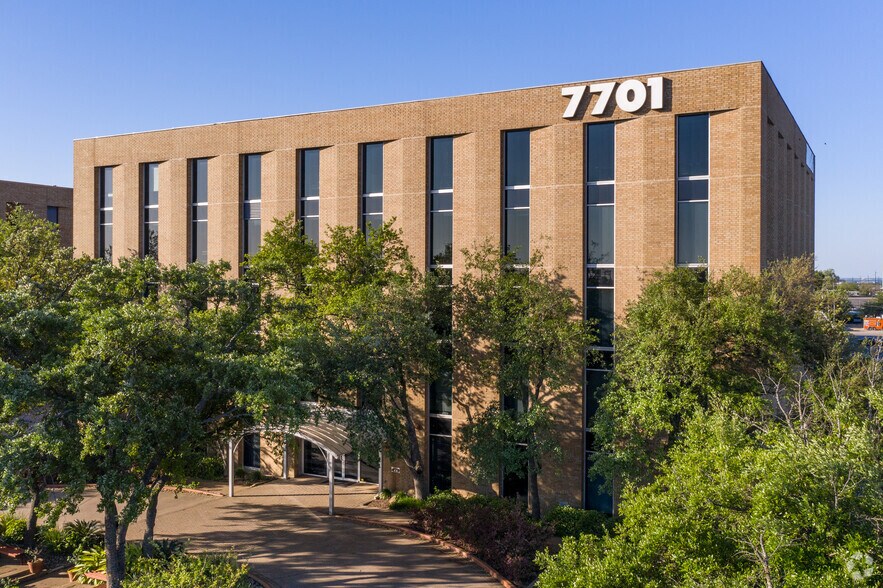 More Photos Of 7701 N Lamar Blvd, Austin Unknown For Lease
