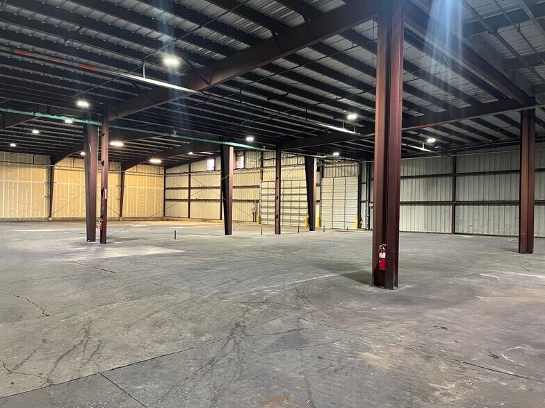 More Photos Of 7921 SW 34th St, Oklahoma City Warehouse For Lease