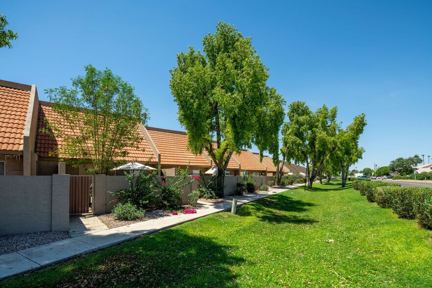 More Photos Of 7430-7448 N 43rd Dr, Glendale Apartments For Sale
