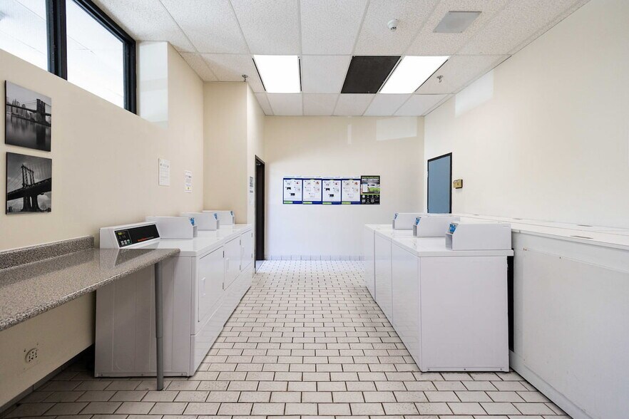 More Photos Of 5199 Rue Sherbrooke E, Montréal Apartments For Lease