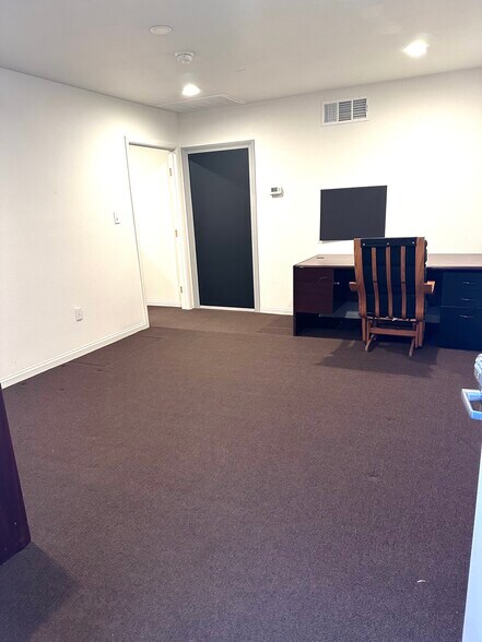 More Photos Of 2911-2943 Sammy Davis Jr Dr, Las Vegas General Retail For Lease