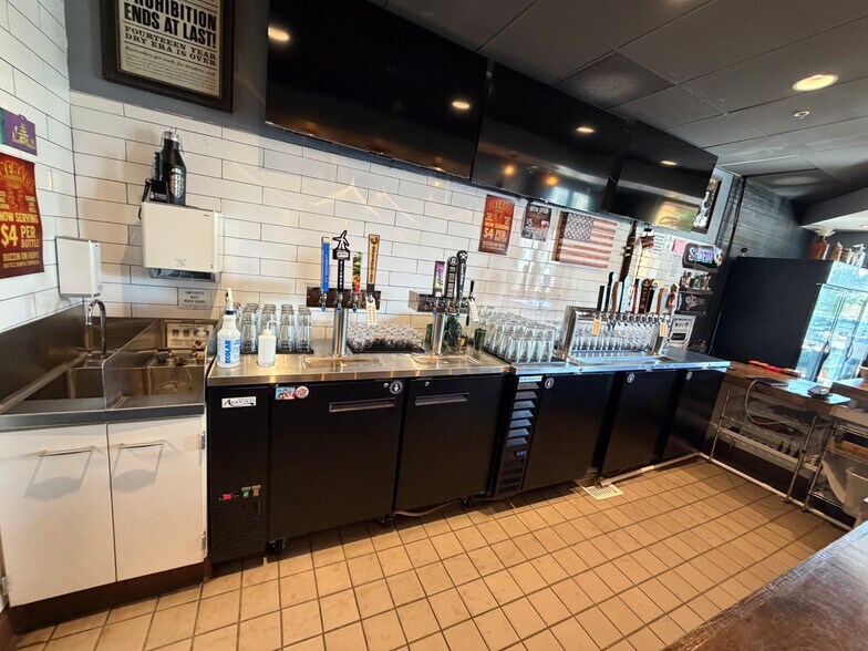 More Photos Of 101-201 E Vineyard Ave, Livermore Unknown For Lease