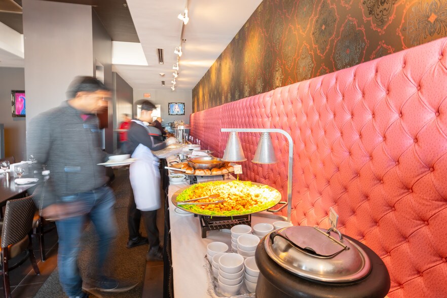 More Photos Of 675 W Golf Rd, Hoffman Estates Storefront For Lease