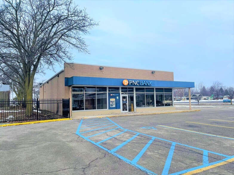 More Photos Of 5826 Lewis Ave, Toledo Bank For Sale