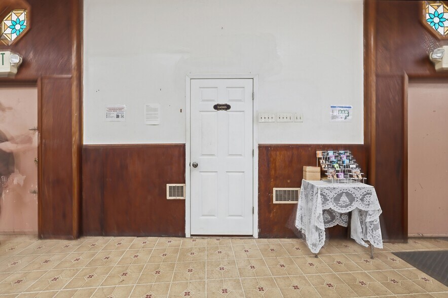 More Photos Of 1142-1148 Broadway, Camden Flex For Sale