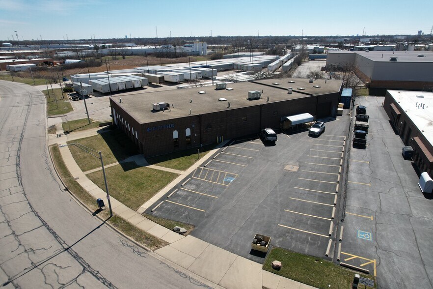 More Photos Of 1229 Capitol Dr, Addison Distribution For Sale