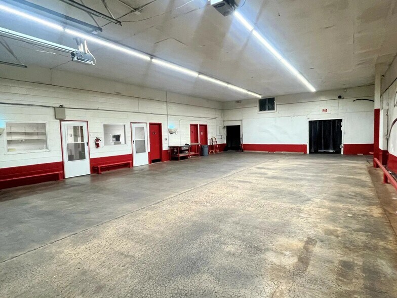 More Photos Of 931 SW 5th St, Oklahoma City Warehouse For Sale