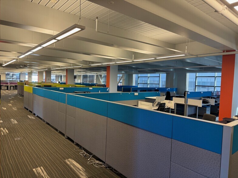 More Photos Of 302 S 4th St, Manhattan Office For Lease