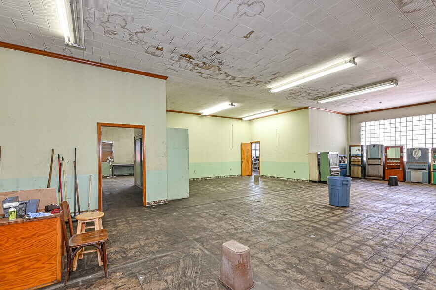 More Photos Of 242 Merchant St, Ambridge Industrial For Sale