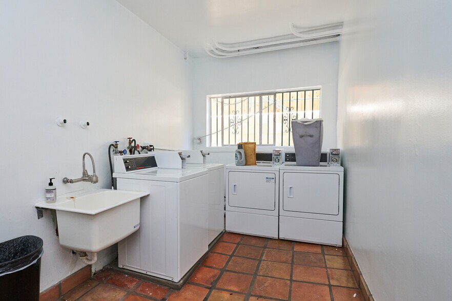 More Photos Of 540 N Orlando Ave, Los Angeles Apartments For Sale
