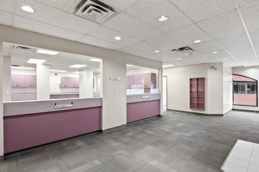 More Photos Of 100 Princess St, Kingston Medical For Lease