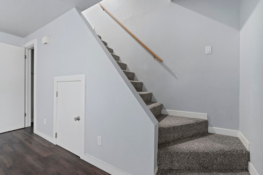 More Photos Of 2901 Robert Ln, Boise Apartments For Sale