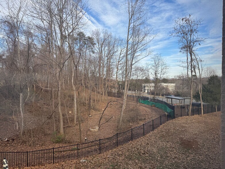 More Photos Of 3317 Berkmar Dr, Charlottesville Office For Lease