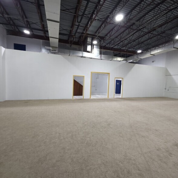 More Photos Of 2480 W 82nd St, Hialeah Warehouse For Lease