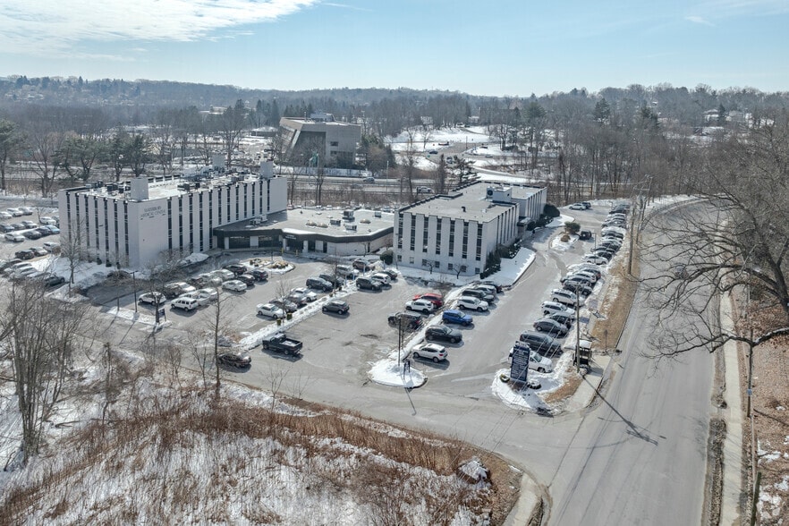 More Photos Of 1389 W Main St, Waterbury Medical For Lease