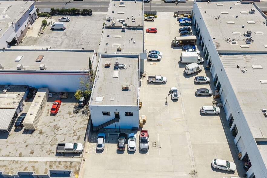 More Photos Of 127-129 S 8th Ave, La Puente Warehouse For Sale
