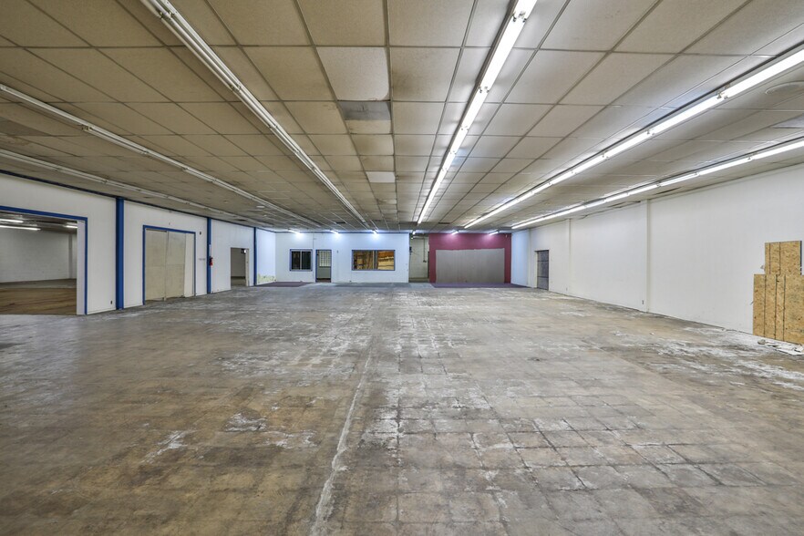 More Photos Of 4611 Holt Blvd, Montclair Showroom For Lease