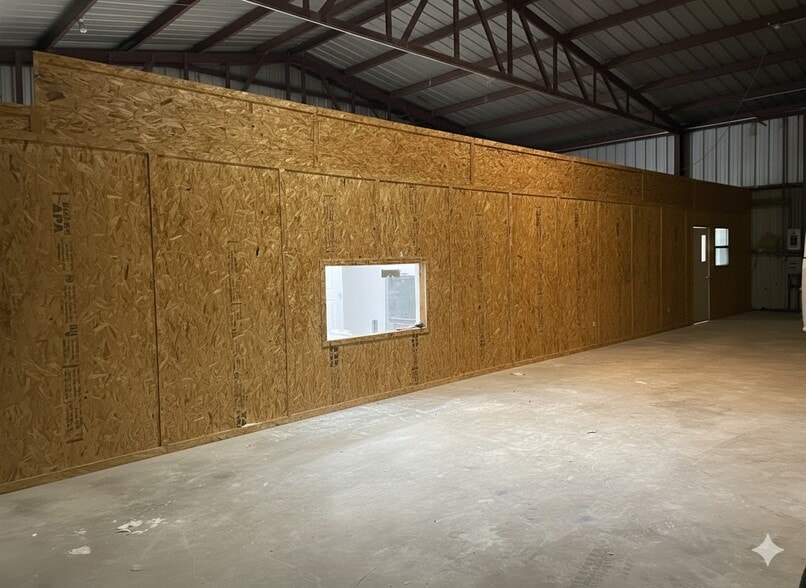 More Photos Of 2925 E US Highway 80, Abilene Warehouse For Lease