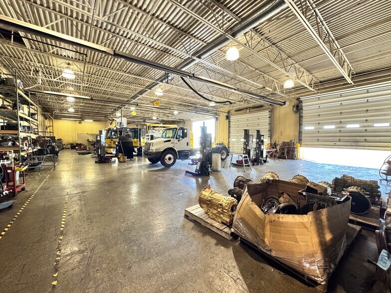 More Photos Of 450 N Enterprise Blvd, Lebanon Warehouse For Sale