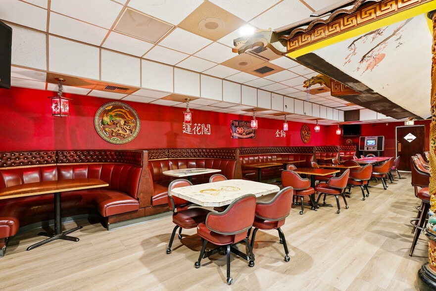 More Photos Of 9 S 1st St, Yakima Restaurant For Sale