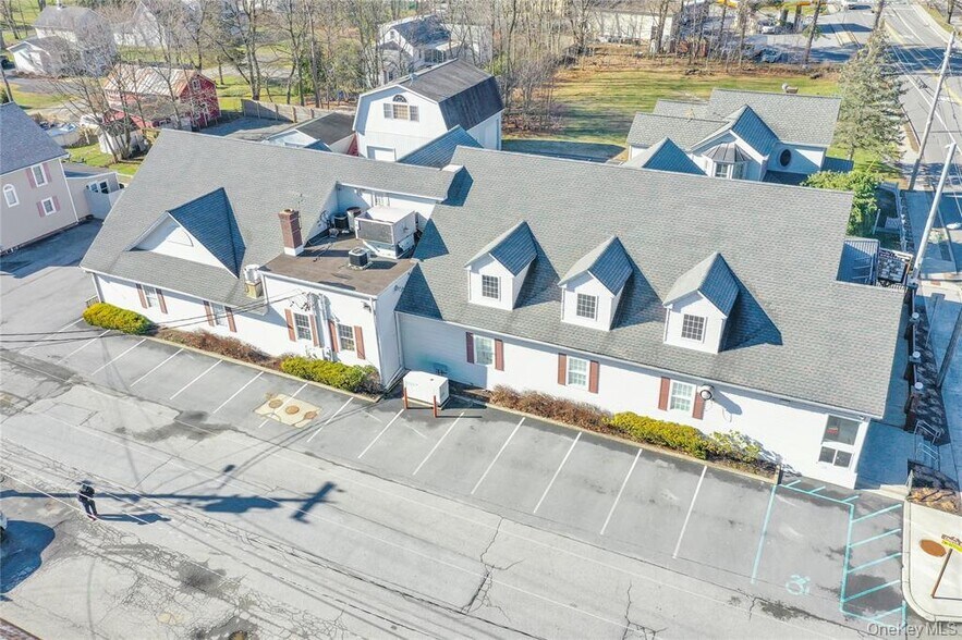 More Photos Of 868-870 Main St, Hopewell Junction Supermarket For Sale