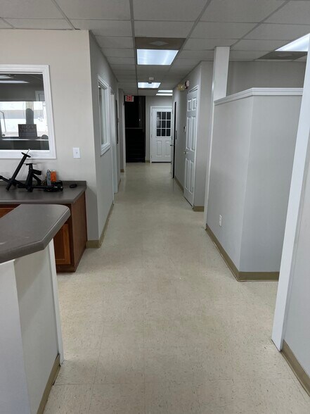 More Photos Of 651 W Broad St, Athens Office For Lease