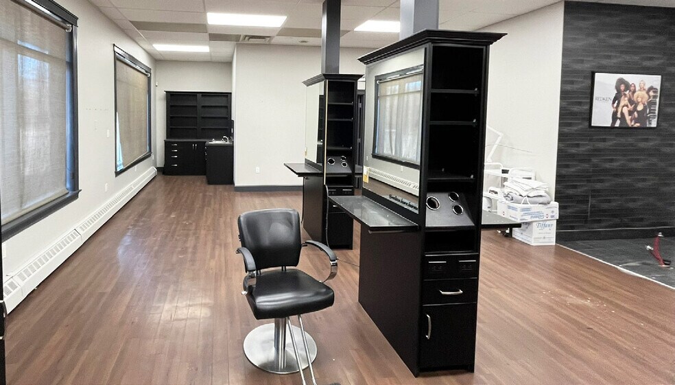 More Photos Of 860 Old Sambro Rd, Harrietsfield Storefront Retail Office For Lease