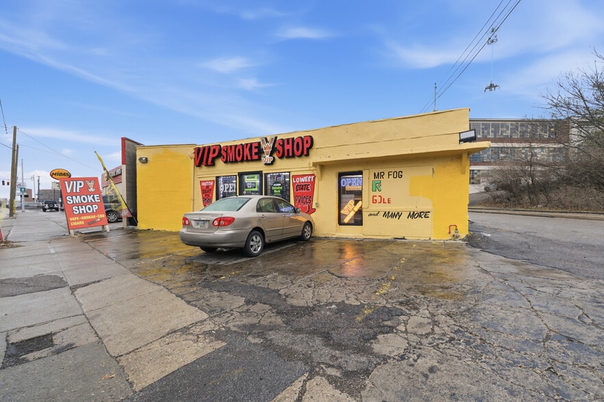 Primary Photo Of 2600 Reading Rd, Cincinnati Freestanding For Sale