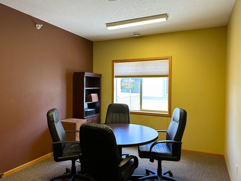 More Photos Of 7955 Stone Creek Dr, Chanhassen Office For Sale