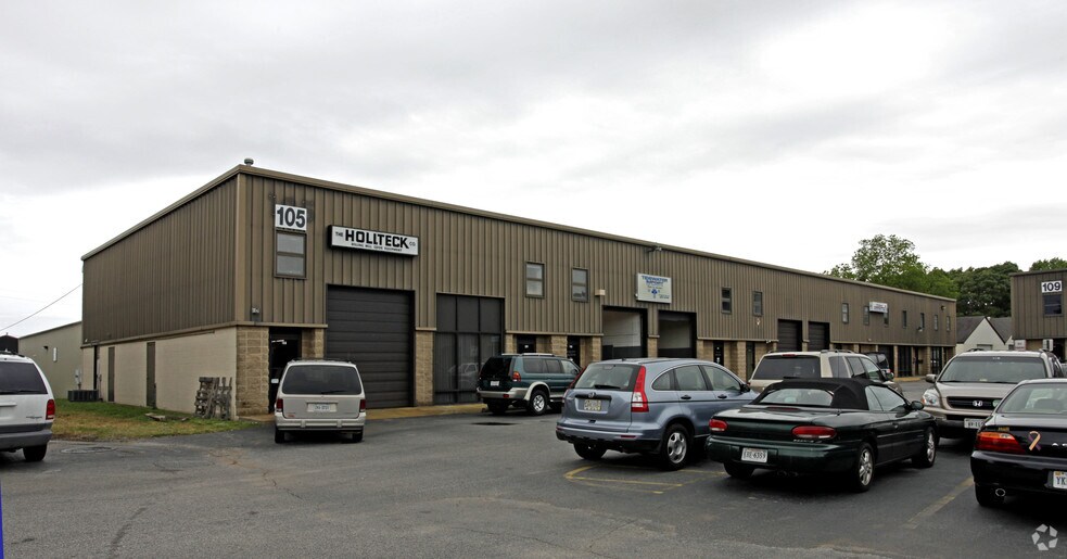 More Photos Of 105 S First Colonial Rd, Virginia Beach Flex For Lease