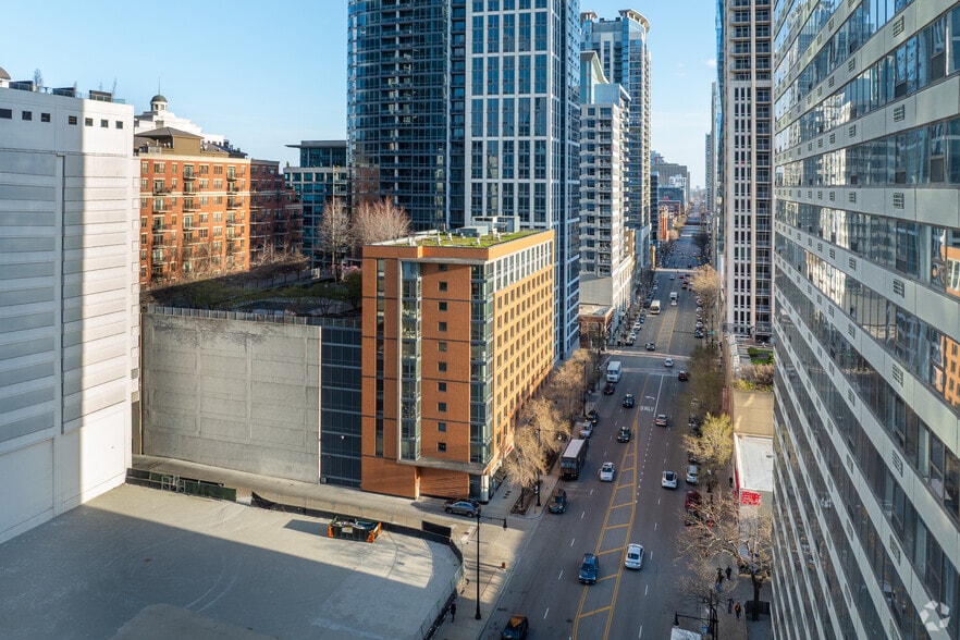 More Photos Of 1251 S Michigan Ave, Chicago Apartments For Lease