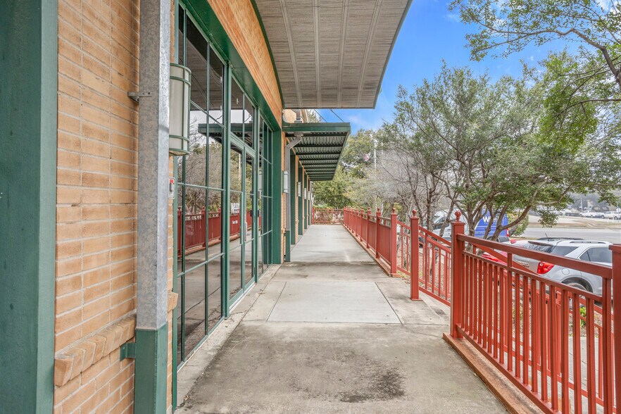 More Photos Of 3100 E Randol Mill Rd, Arlington Distribution For Sale