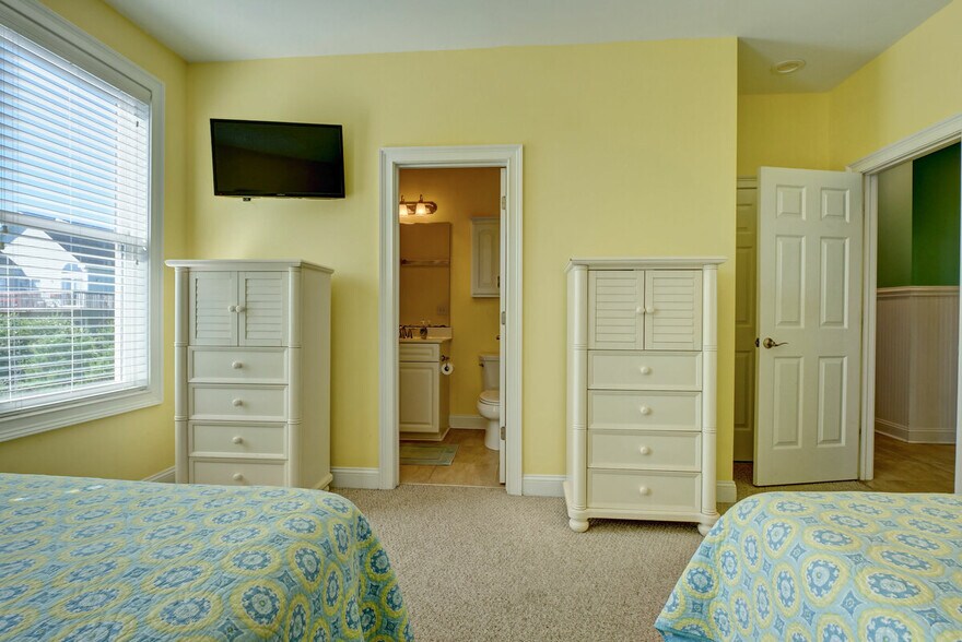 More Photos Of 2068 New River Inlet Rd, North Topsail Beach Apartments For Sale