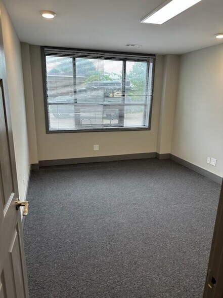 More Photos Of 15790 New Ave, Lemont Office For Sale