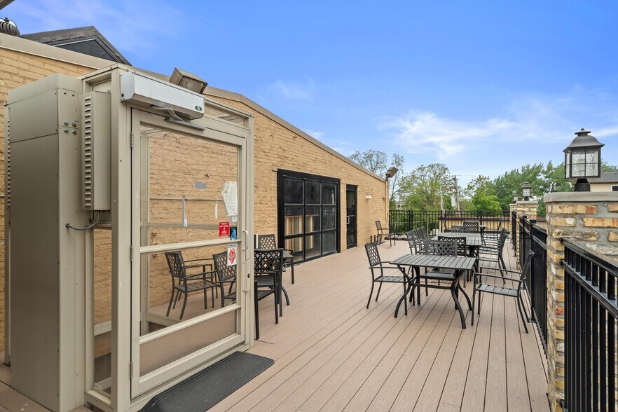 More Photos Of 522 6th St, Racine General Retail For Sale