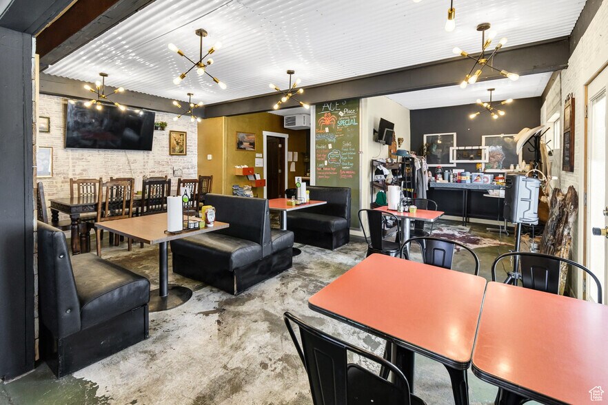 More Photos Of 310 N Main St, Monroe Hotel For Sale