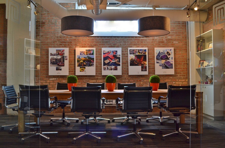 More Photos Of 2675 W Grand Ave, Chicago Apartments For Lease