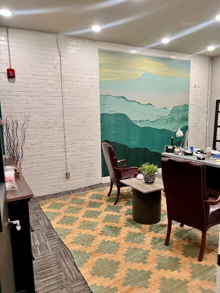 More Photos Of 416 S Glenwood Ave, Dalton Light Manufacturing For Sale