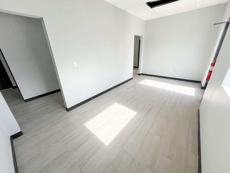 More Photos Of 1208 S Midland Dr, Midland Unknown For Lease