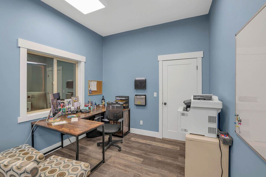 More Photos Of 105 E Jacob St, Mccall Service For Sale