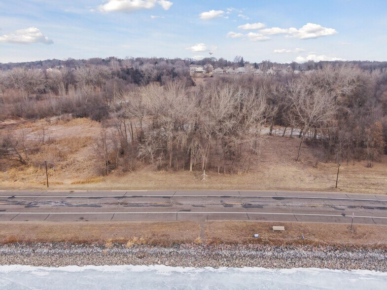 More Photos Of xxx Lake Blvd, Buffalo Apartments For Sale