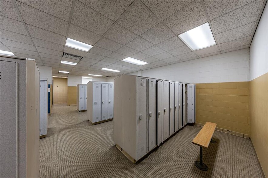 More Photos Of 315 S 6th St, Saint Joseph Sports And Entertainment For Lease