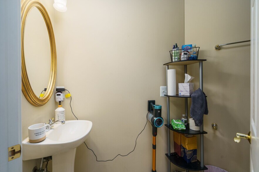 More Photos Of 206 E Liberty St, Milford Office For Sale