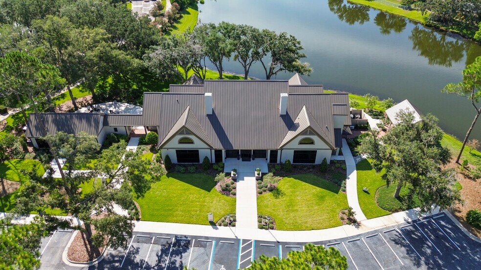 More Photos Of 8709 Hunters Green Dr, Tampa Office For Lease