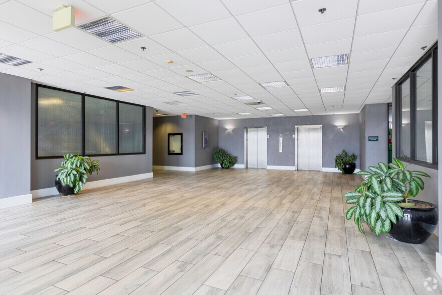 More Photos Of 1707 Orlando Central Pky, Orlando Office For Lease