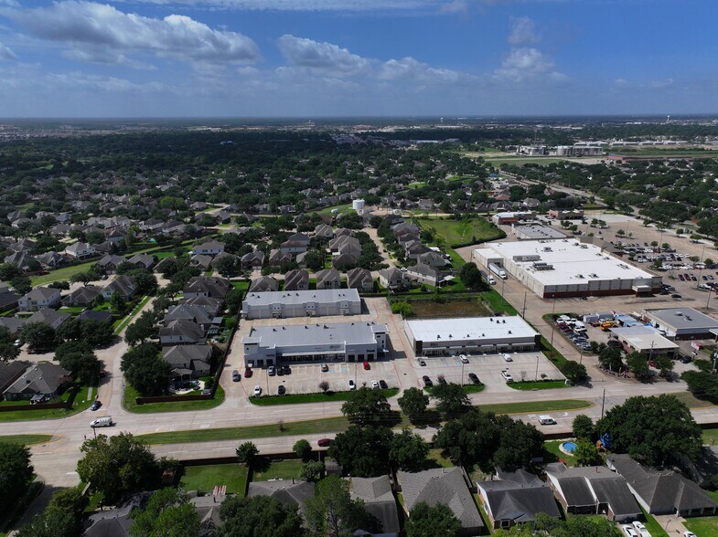 More Photos Of 19909 Morton Rd, Katy Unknown For Lease